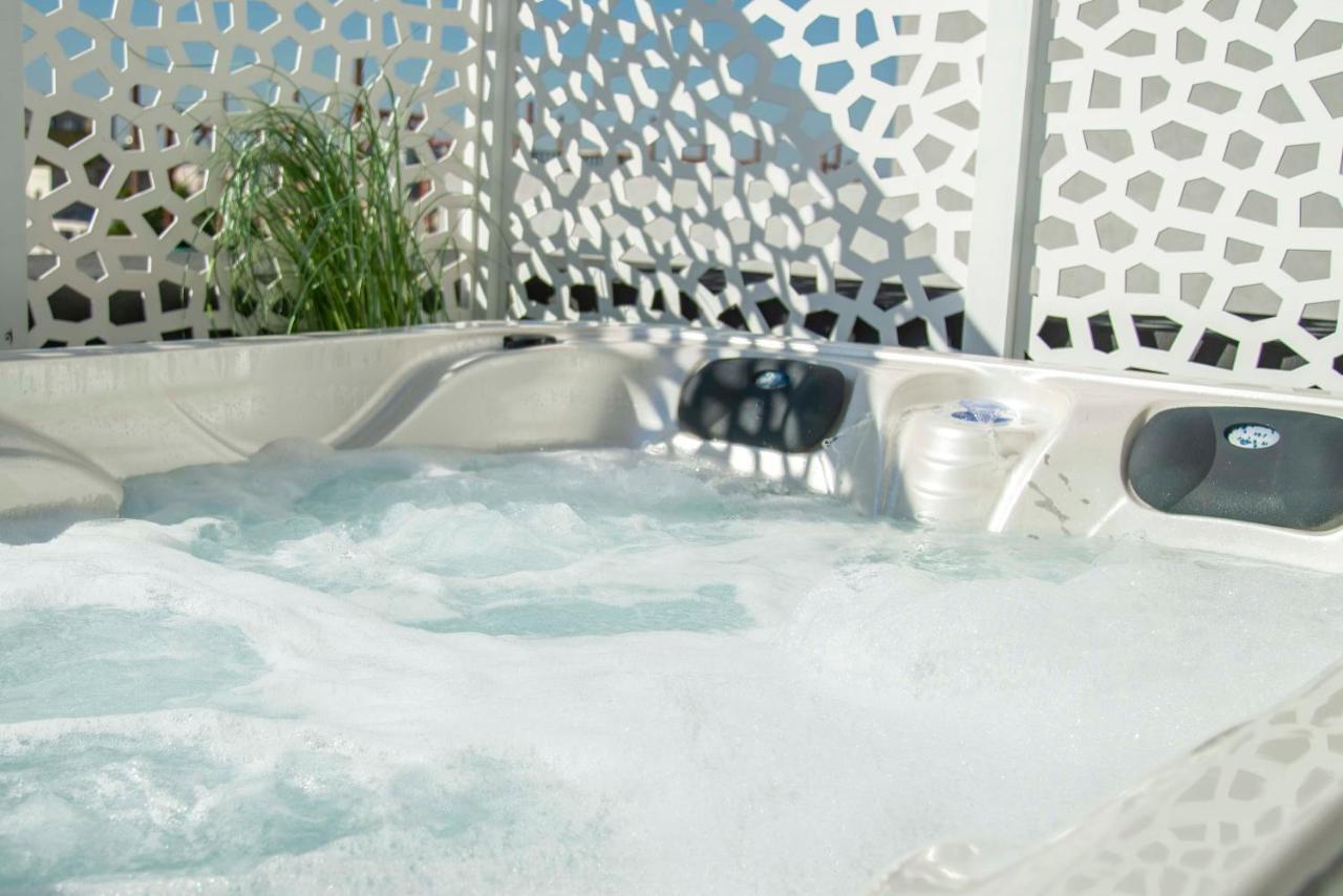 Luxury Penthouse With Acropolis View And Jacuzzi Apartment Athena Bagian luar foto